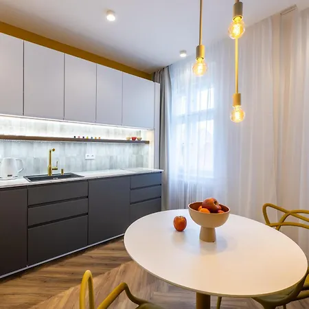 Апартаменты Modern & Stylish Jecna Прага